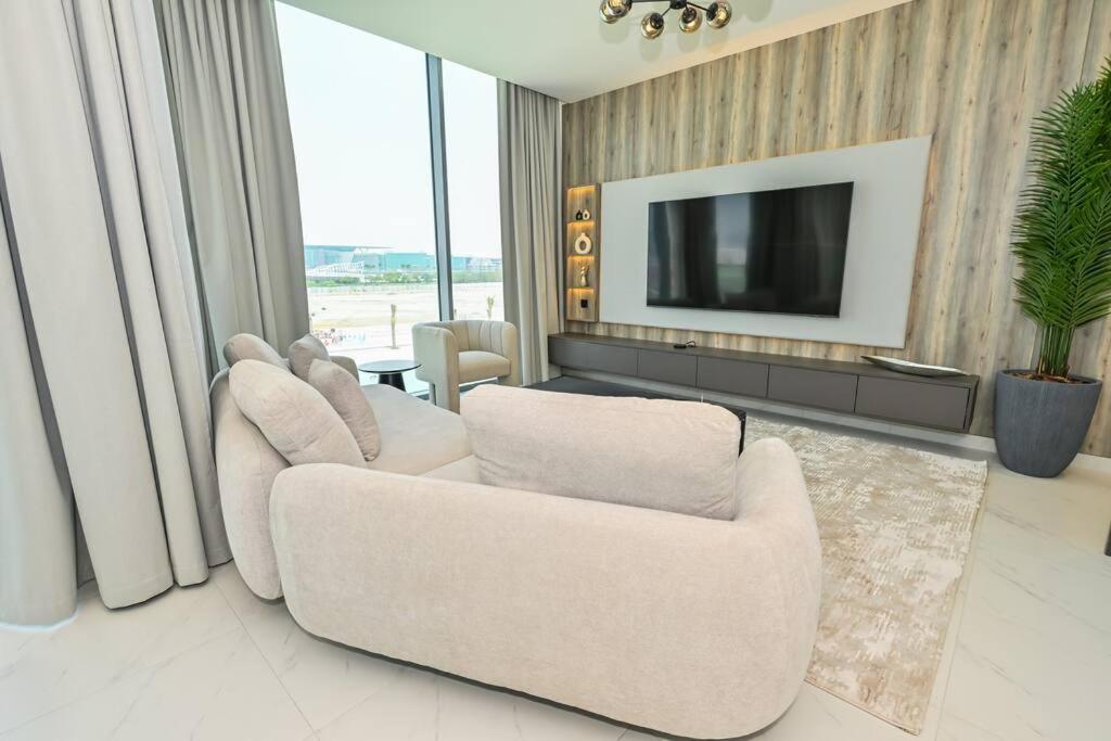 Luxe Shortlet - Unique 2 Bedroom In District One Meydan Дубай Екстериор снимка